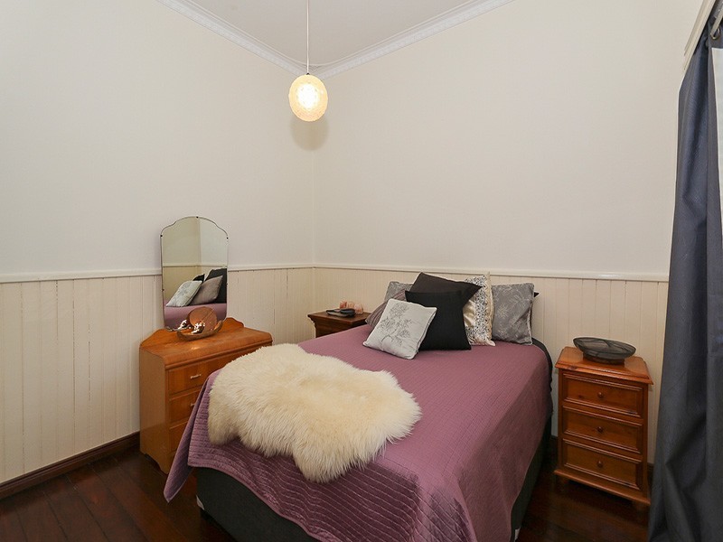 34 Iolanthe Street, Bassendean WA 6054