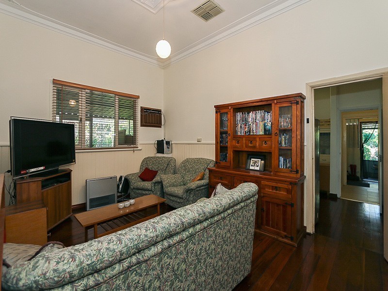 34 Iolanthe Street, Bassendean WA 6054