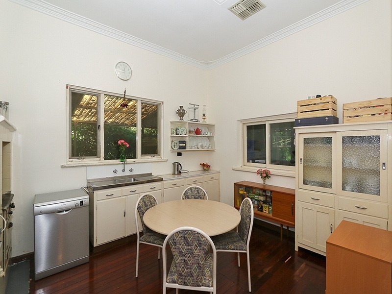 34 Iolanthe Street, Bassendean WA 6054