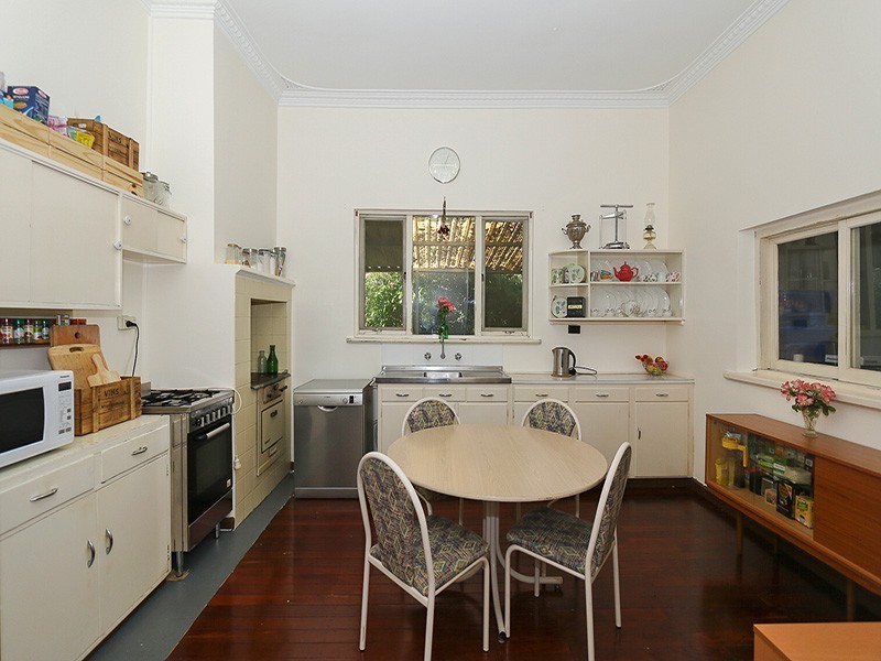 34 Iolanthe Street, Bassendean WA 6054