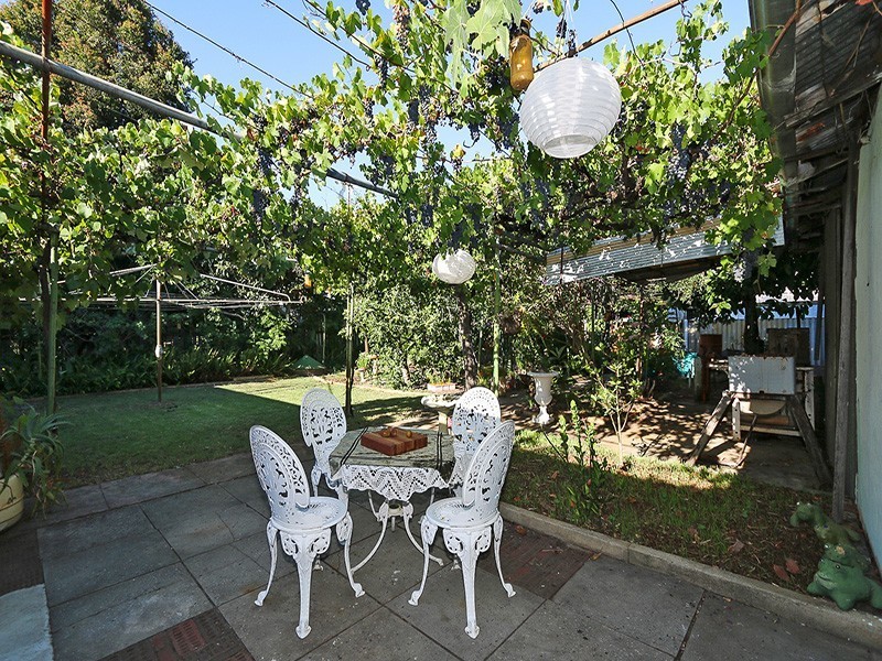 34 Iolanthe Street, Bassendean WA 6054