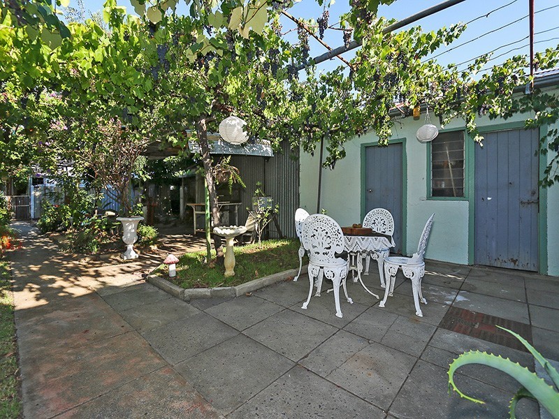 34 Iolanthe Street, Bassendean WA 6054