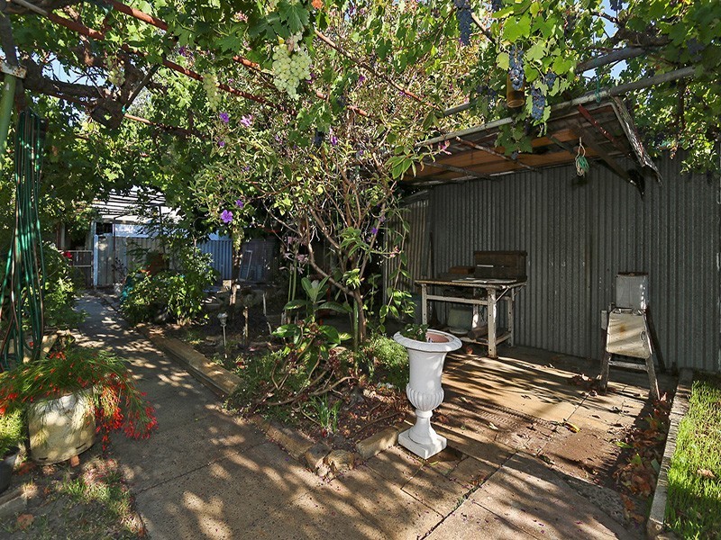 34 Iolanthe Street, Bassendean WA 6054