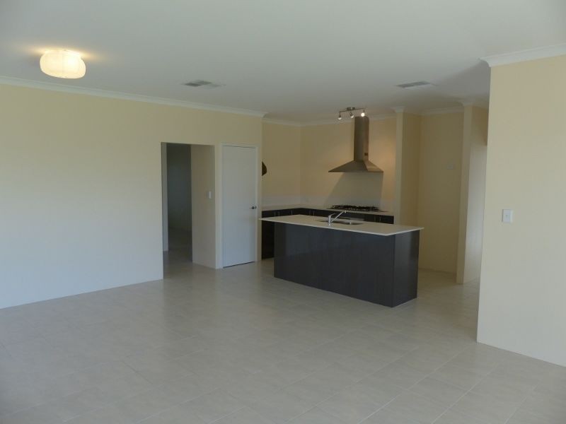 14 Firewood Way, Caversham WA 6055