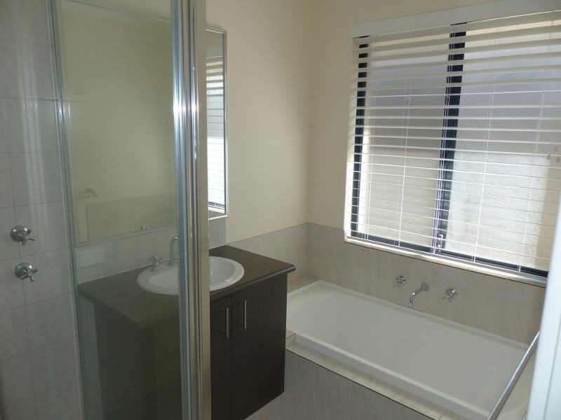 14 Firewood Way, Caversham WA 6055