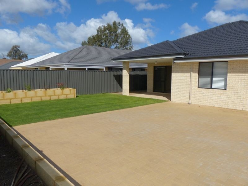 14 Firewood Way, Caversham WA 6055