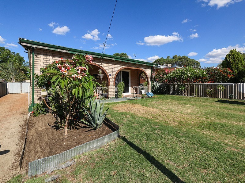 14 Victoria Parade, Midvale WA 6056