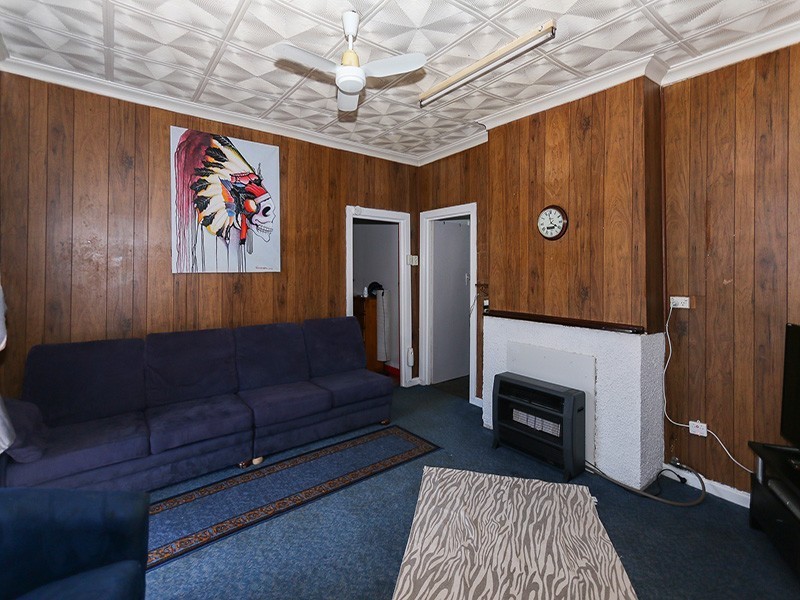 14 Victoria Parade, Midvale WA 6056