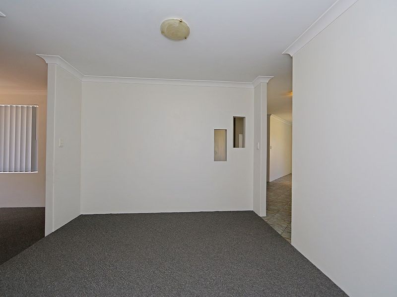 10 Greenfields Circle, Hocking WA 6065