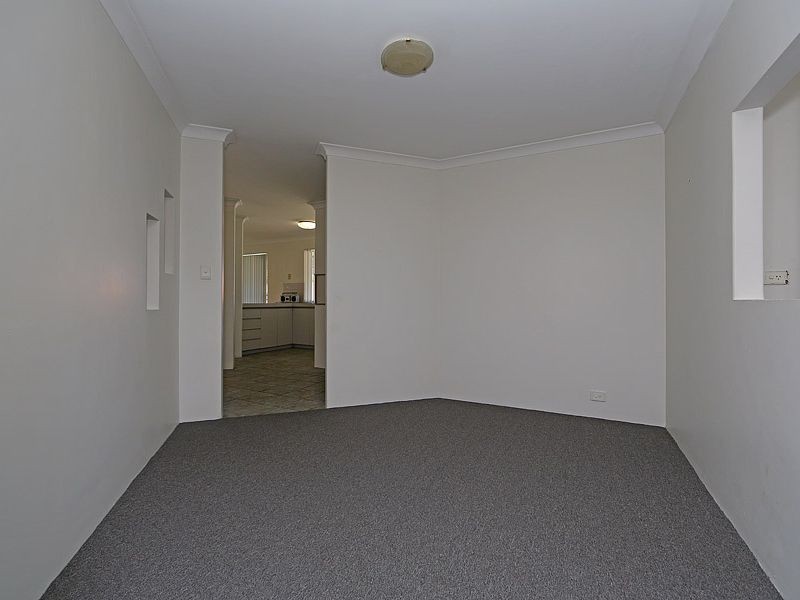 10 Greenfields Circle, Hocking WA 6065