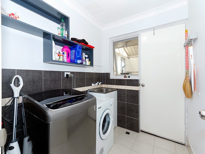 20 Abbott Way, Swan View WA 6056