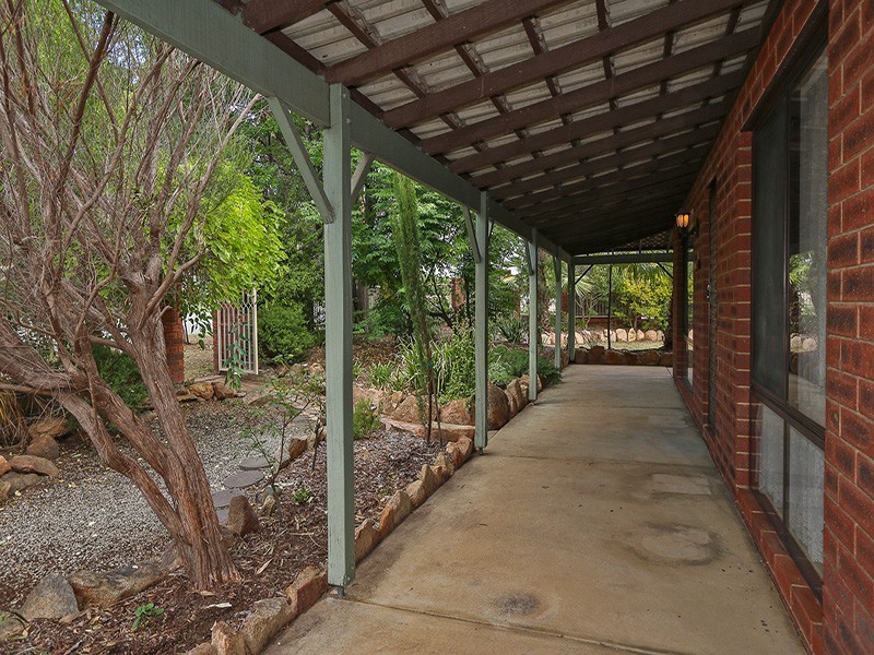 12 Farmview Drive, Bellevue WA 6056
