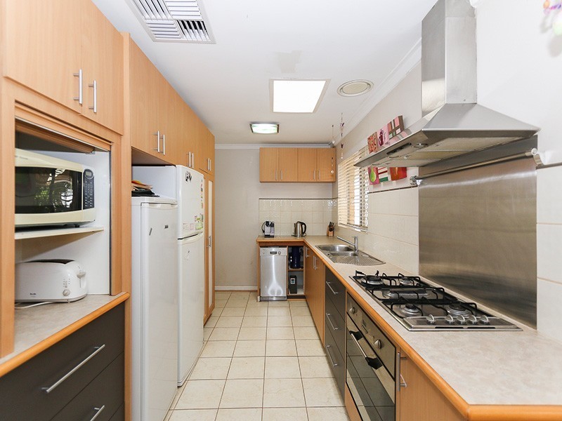 9 Maguire Road, Helena Valley WA 6056