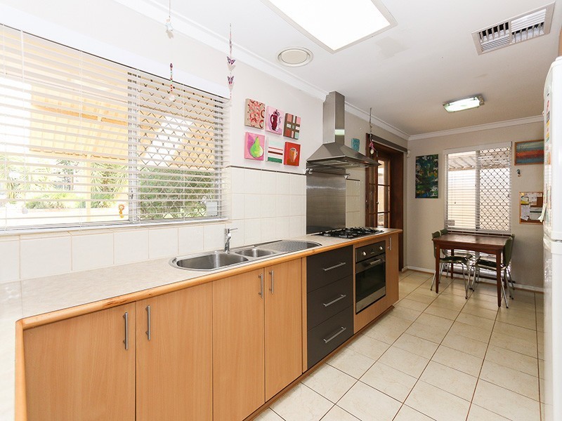 9 Maguire Road, Helena Valley WA 6056