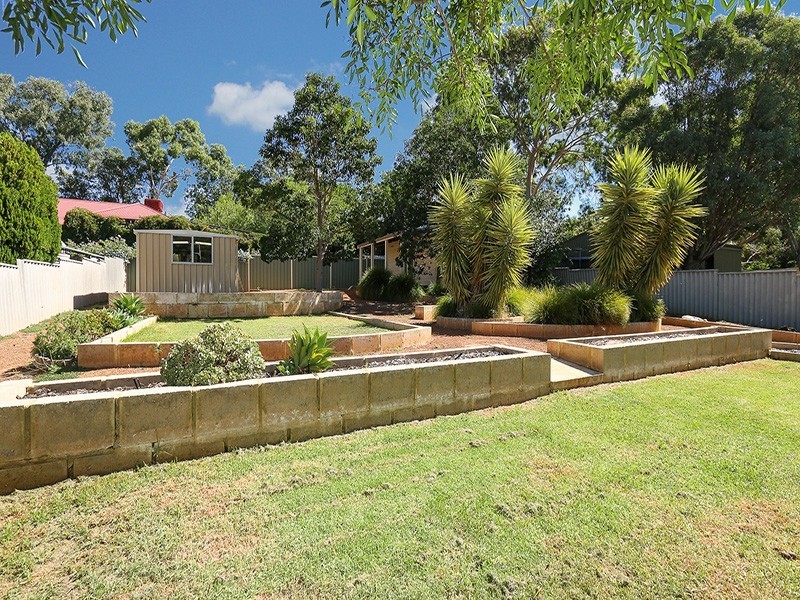 9 Maguire Road, Helena Valley WA 6056