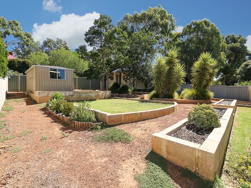 9 Maguire Road, Helena Valley WA 6056