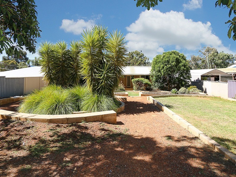 9 Maguire Road, Helena Valley WA 6056