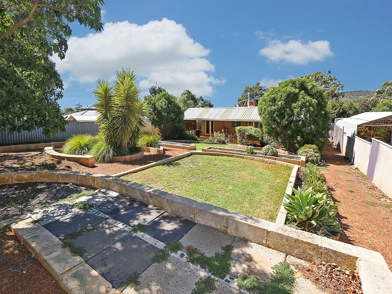 9 Maguire Road, Helena Valley WA 6056