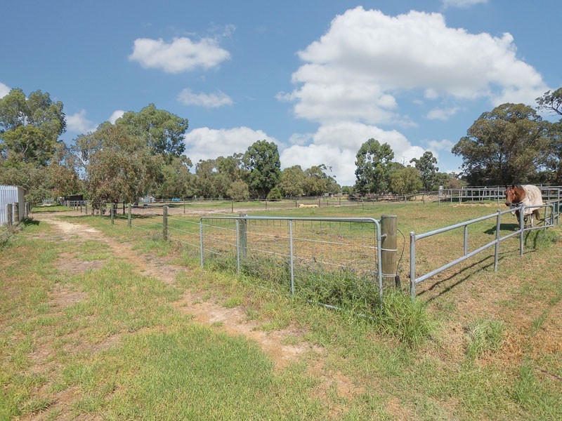 101 Brooklands Drive, Henley Brook WA 6055