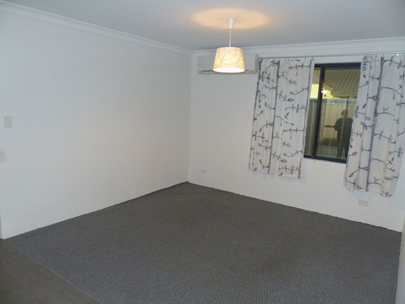 4 Barcelo Lane, Caversham WA 6055