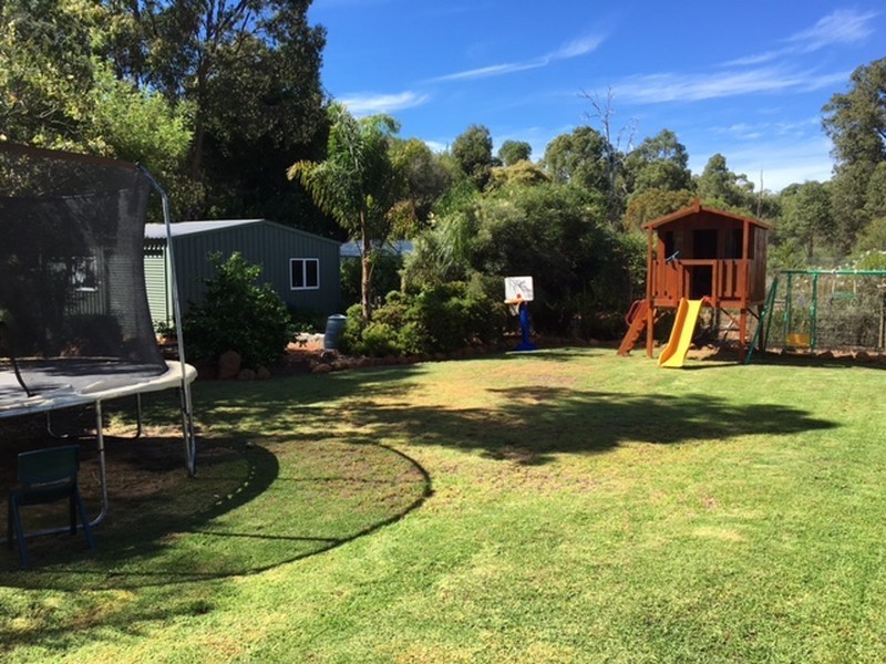 12 Gannon Glen, Mundaring WA 6073