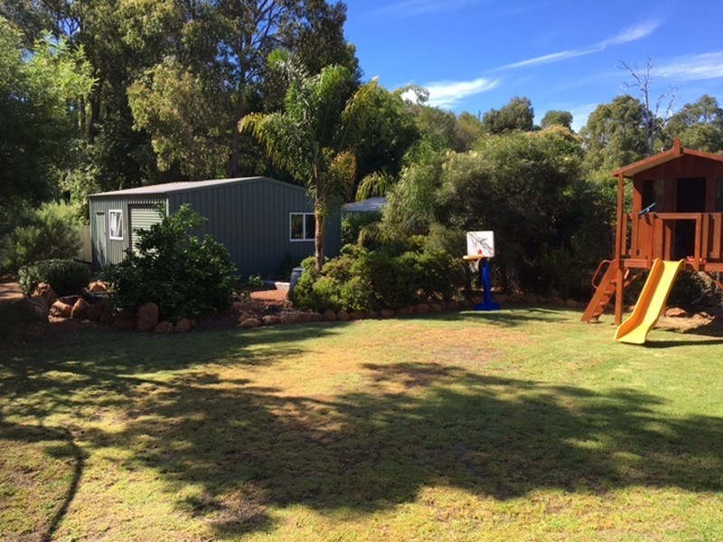 12 Gannon Glen, Mundaring WA 6073