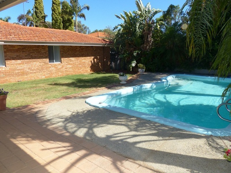 5 Terrigal Place, Maida Vale WA 6057