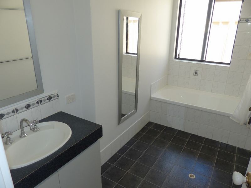 22 Hodges Street, Middle Swan WA 6056