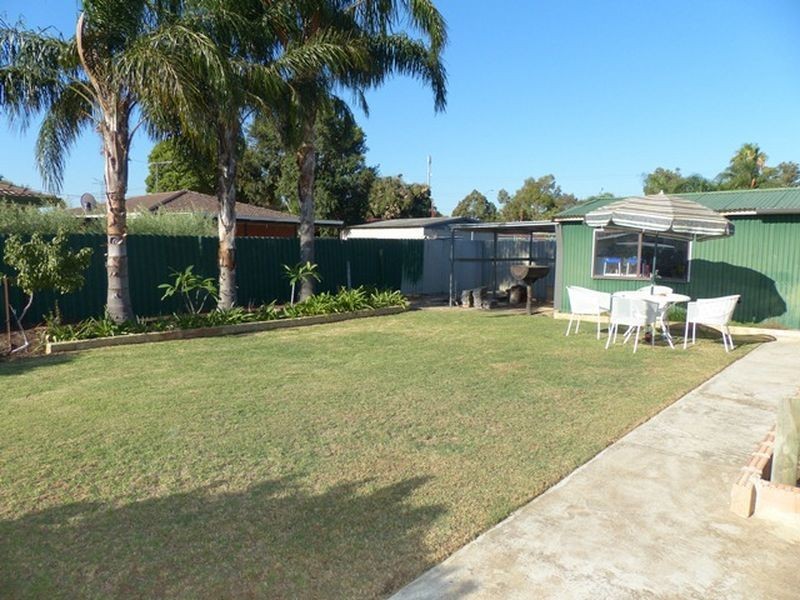 25 Salisbury Road, Midvale WA 6056