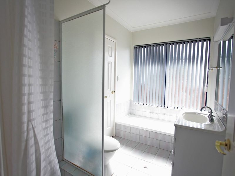 1A Eastbourne Crescent, Nollamara WA 6061