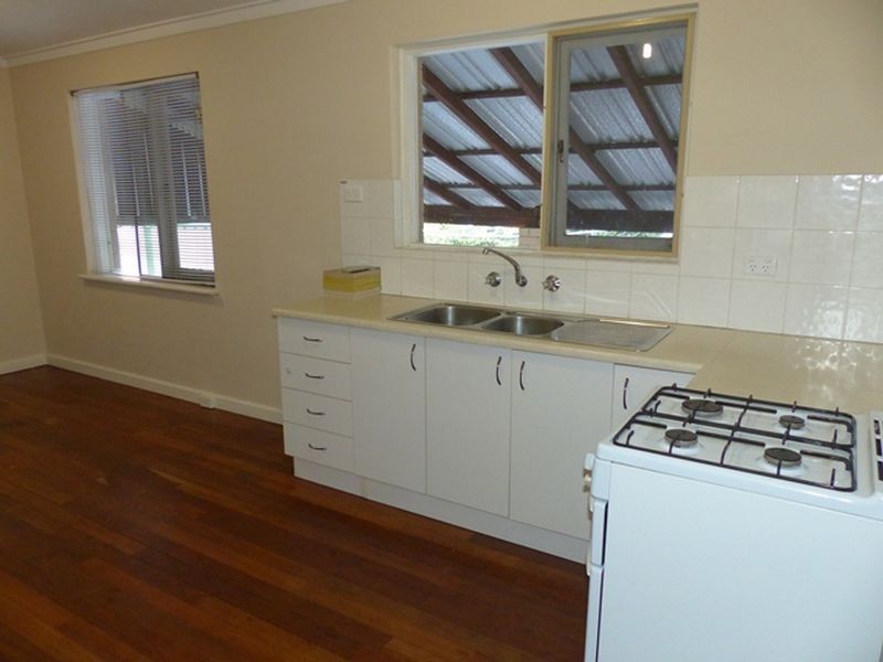 13 Holmwood Way, Embleton WA 6062