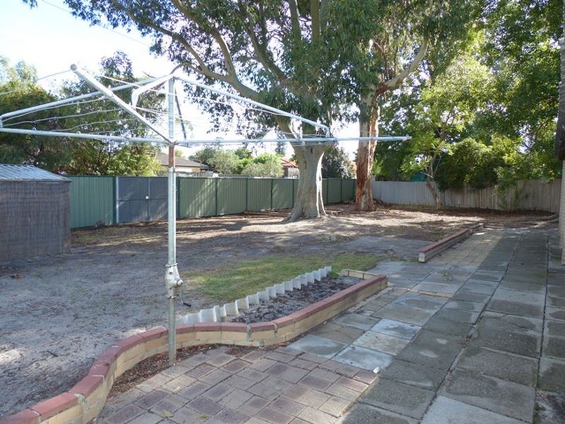 13 Holmwood Way, Embleton WA 6062