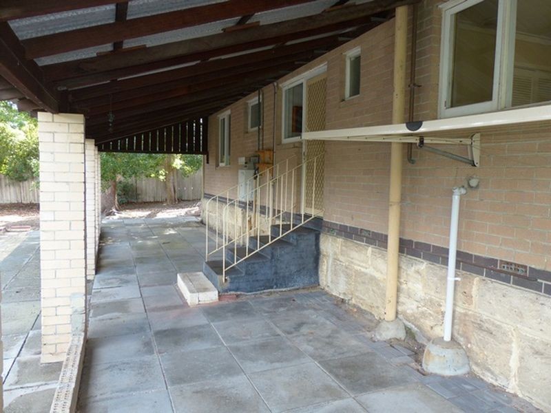 13 Holmwood Way, Embleton WA 6062