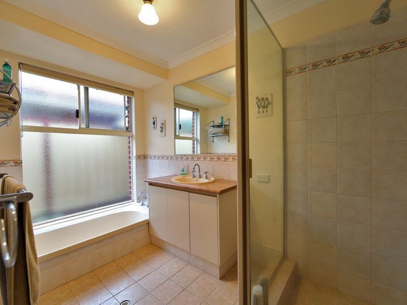 10 Yarrunga Close, Jane Brook WA 6056