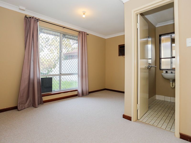 17 Griffith Way, Thornlie WA 6108