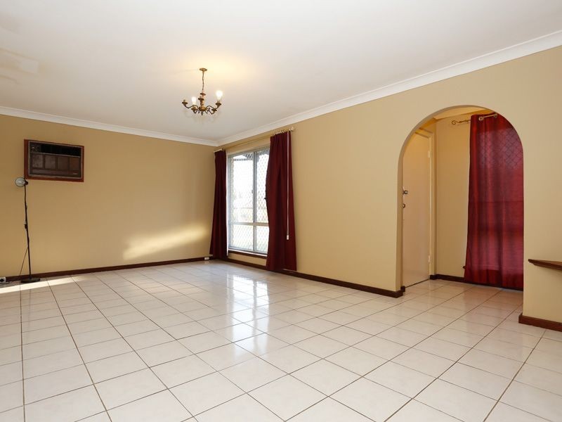 17 Griffith Way, Thornlie WA 6108
