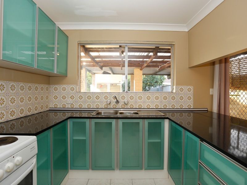 17 Griffith Way, Thornlie WA 6108