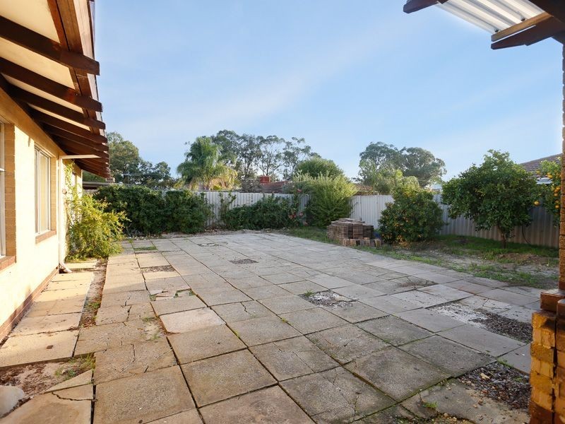 17 Griffith Way, Thornlie WA 6108