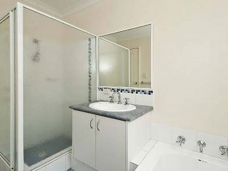 4/5 Whitfield Street, Bassendean WA 6054