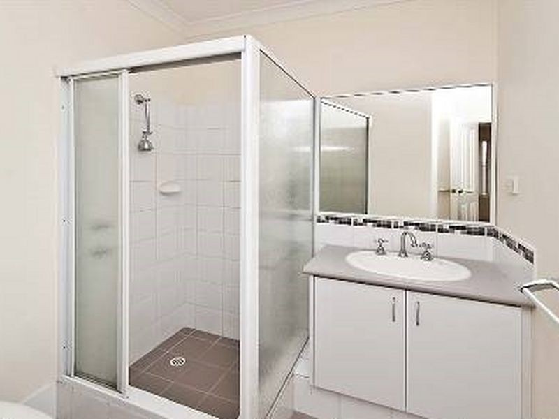 4/5 Whitfield Street, Bassendean WA 6054