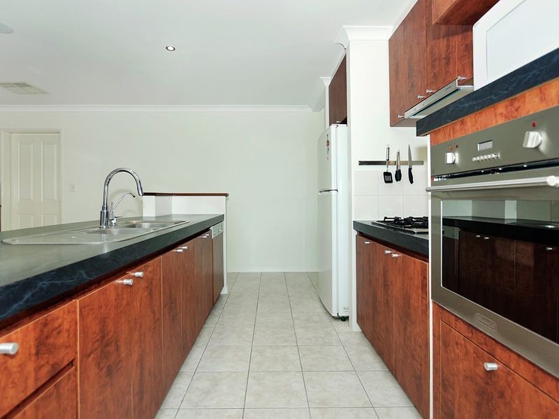 48 Sunray Circle, Ellenbrook WA 6069