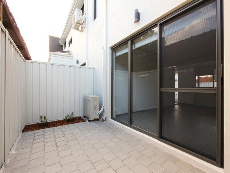 Unit 2/45 Mathoura Street, Midland WA 6056