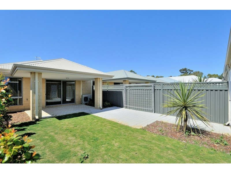 16 Plumosa Cres, Dayton WA 6055