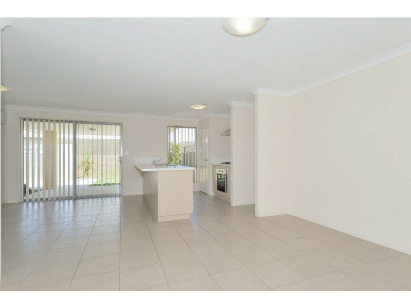 16 Plumosa Cres, Dayton WA 6055