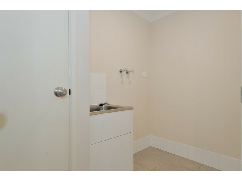 16 Plumosa Cres, Dayton WA 6055