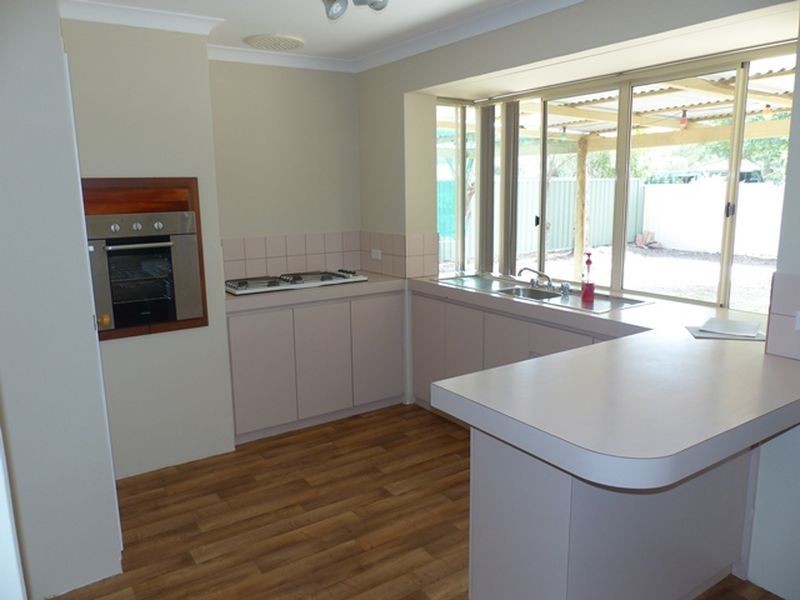 16 Roger Street, Midland WA 6056