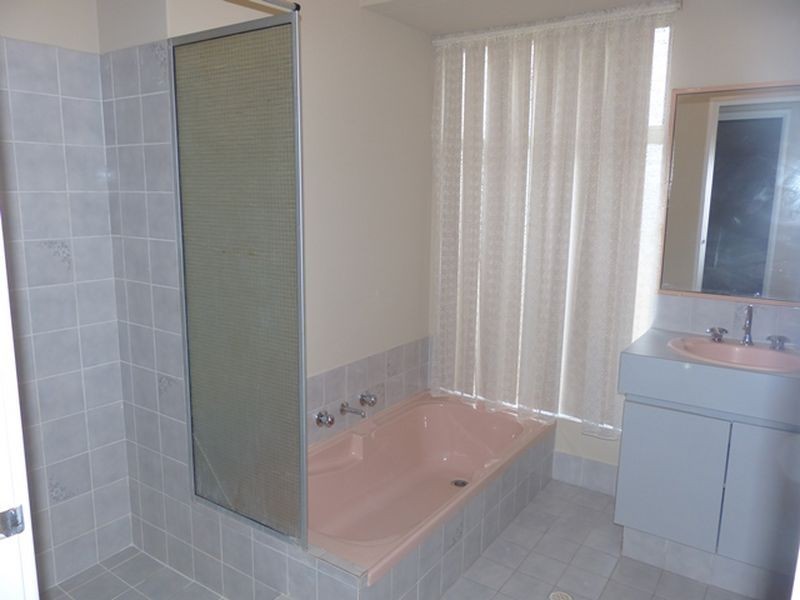 16 Roger Street, Midland WA 6056