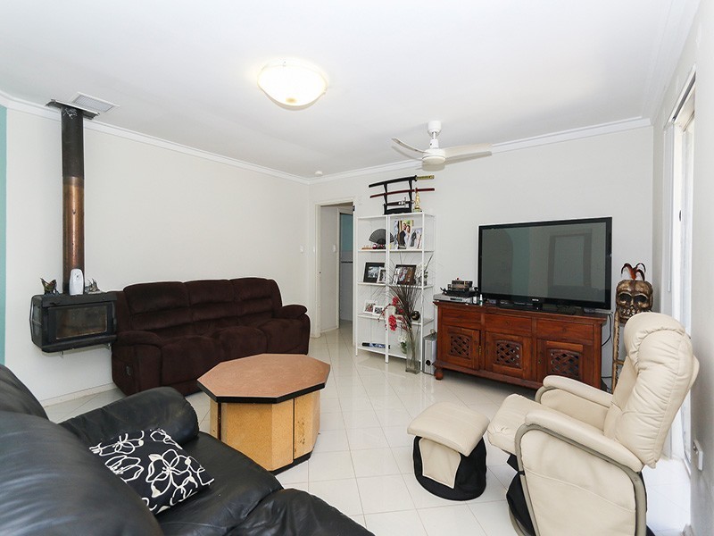 25 Salisbury Road, Midvale WA 6056