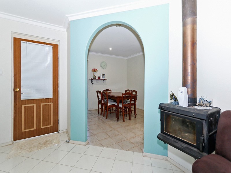 25 Salisbury Road, Midvale WA 6056