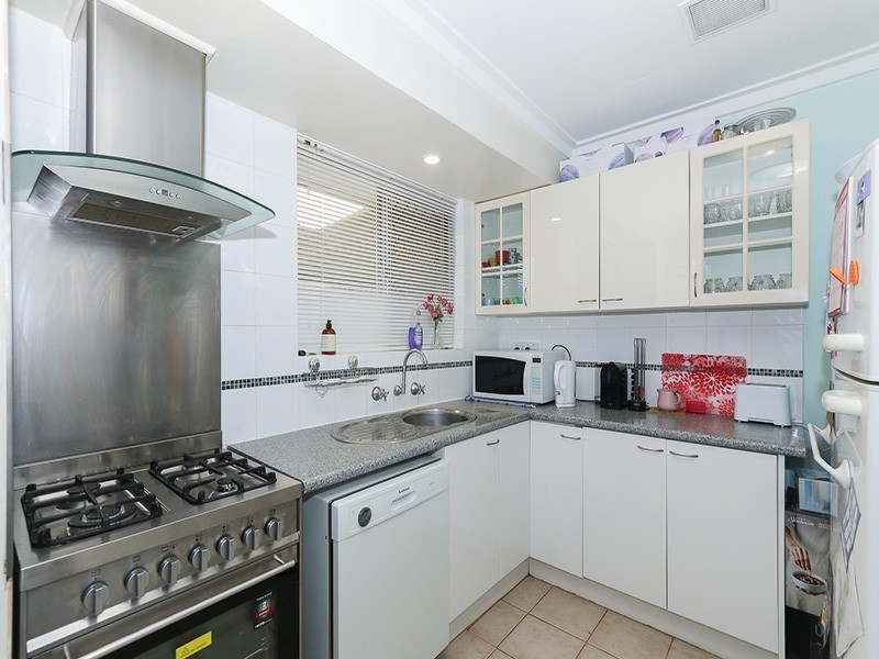 25 Salisbury Road, Midvale WA 6056